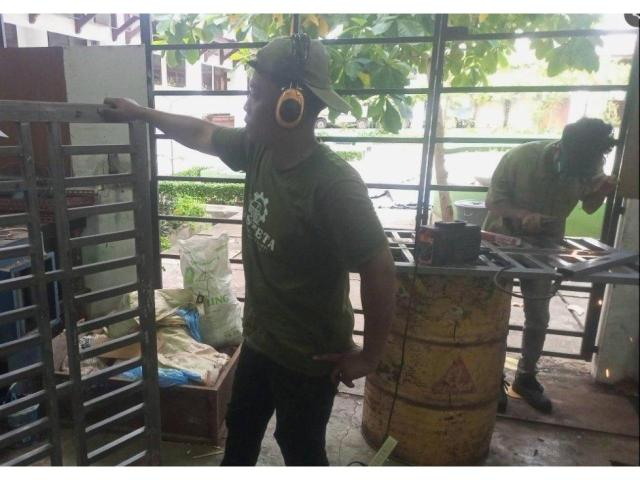 Tukang las panggilan Yusran Akbar