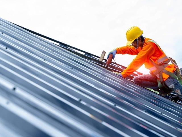 Tukang Atap Arif di Tangerang