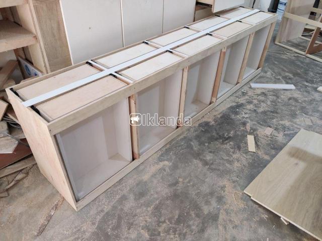 Kerajinan kayu segala jenis di Batam.