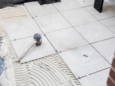 Tukang Bangunan di Batam